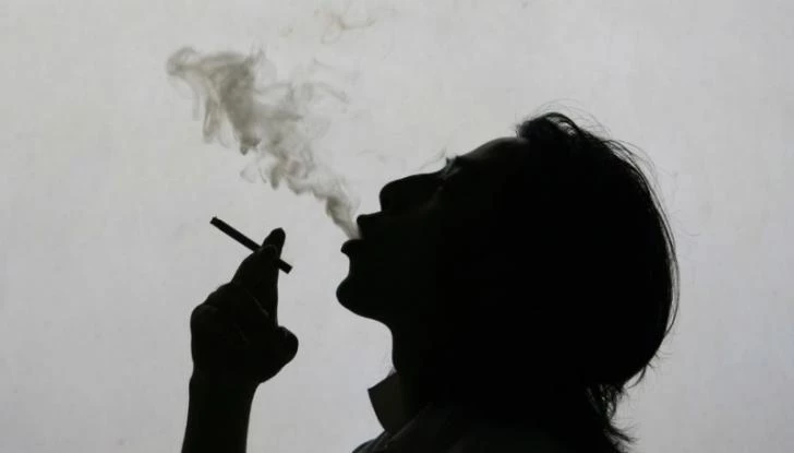 Καπνίζετε στο σπίτι; – Δείτε το «μαγικό» για να μη μυρίζει τσιγαρίλα